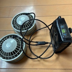 空調服のファン、バッテリー、充電器セットの画像