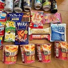 【おまけ付き】お菓子　食品　飲料　詰め合わせの画像