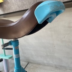 一輪車　スタンド付き　ホワイトタイヤ　水色　の画像