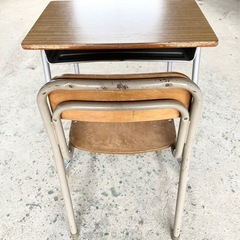 昭和レトロ　学校机・椅子セットの画像