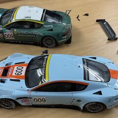 1/18 AUTOart/オートアート ミニカー 模型 Aston Martin DBR9 2台まとめ 【ジャンク】の画像