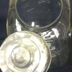 透明ガラス保存容器 金属蓋付きの画像