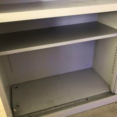 業務用　オフィスカウンター　書庫　キャビネ　鍵なしの画像