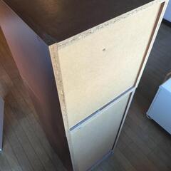 レコード受けのあるカラーボックスの画像