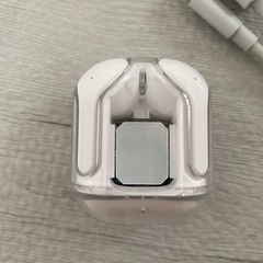 ワイヤレスイヤホン 充電器付きの画像