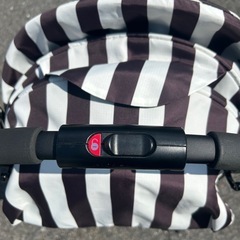 ピジョンのB型ベビーカー「ビングル BB1」のモノクロノルディック柄
の画像
