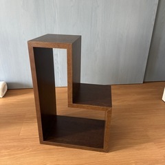 おしゃれな木の棚です。 の画像