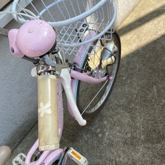 LEDオートライト付き　鍵付き　マスターキー付き　女の子　自転車　20インチ　ピンクの画像