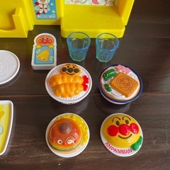 アンパンマン おみせいっぱい ピカピカ光る アンパンマン フードコートの画像