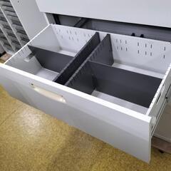 ●okamura オカムラ 上下書庫① 両開き扉 + ラテラル書庫 高さ210cm オフィスキャビネット　オフィス家具 会社 事務所 公民館 店舗の画像