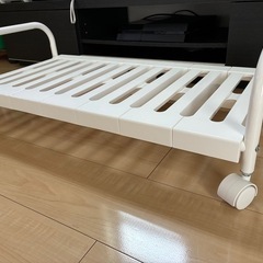 キャスター付きラックの画像