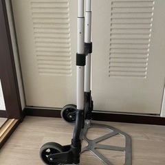 折りたたみ式　キャリーカートの画像