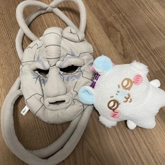 不用品　まとめ　ちいかわ　ぬいぐるみ　ステッカー　日焼け止め　携帯ケースの画像