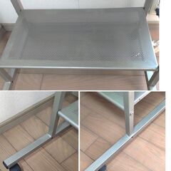 パソコンデスクの画像