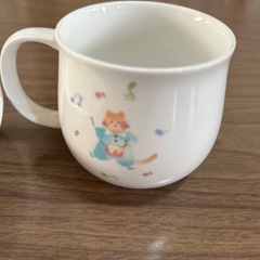 コンビとナルミの コラボ商品のベビー食器の画像
