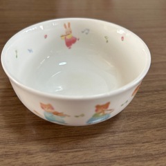 コンビとナルミの コラボ商品のベビー食器の画像