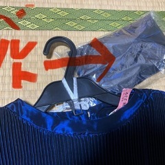 パーティワンピース　長袖　青光沢　着丈103cmの画像