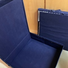 折りたたみできる収納ケース2個の画像