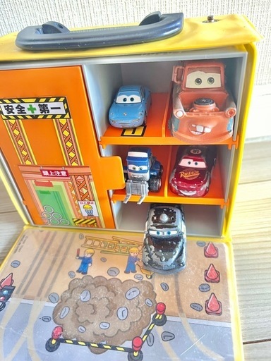 タカラトミー TAKARATOMY トミカワールド ぼくのおでかけバッグ