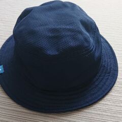 アディダス 紺色の帽子の画像