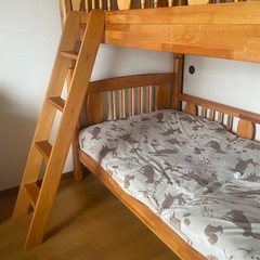 木製2段ベッドの画像