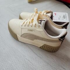 PUMAスニーカーの画像
