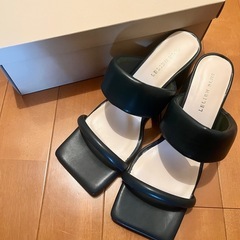 新品　ワイドスクエアトゥ サンダル チャンキーヒール Lサイズの画像