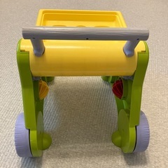 赤ちゃん用歩行器の画像