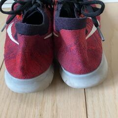 Nike ランニングシューズ 赤/黒の画像