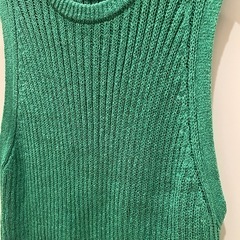 緑　グリーン　ノースリーブトップスの画像