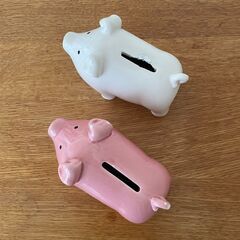 ブタのペア貯金箱の画像
