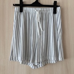 H&Mショートパンツ　ストライプ