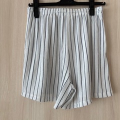 H&Mショートパンツ　ストライプの画像