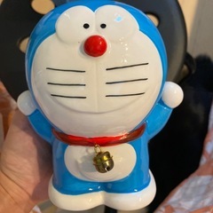 ドラえもん陶器の貯金箱の画像