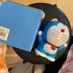 ドラえもん陶器の貯金箱の画像