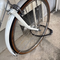ブリヂストン26インチカジュナ白自転車の画像
