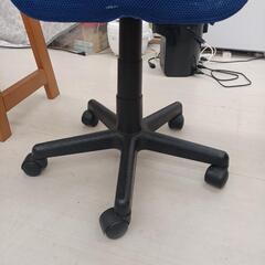 【ドリーム尾浜店】OAチェア　BL/BK　※使用感あり　高さ(H)94cm× 幅(W)44cm× 奥行(D)54cmの画像