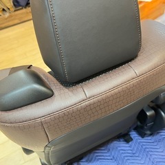 アルファード　キャプテンシート　オットマン付き
の画像