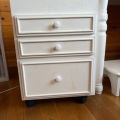 ホワイト家具4点セット②の画像