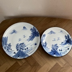 新品未使用　直径30、24㎝　有田焼　其泉作　丸皿２枚セットの画像