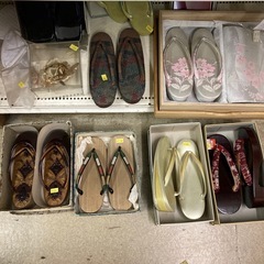 200円からあります　雪駄　草履　下駄　和装　女性用　桐下駄　鼻緒　裏ゴム　箱あり　防寒　金糸　花柄の画像