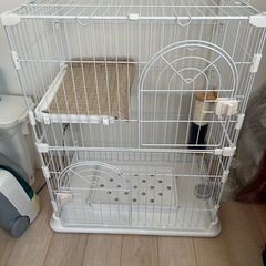美品　猫ゲージ　2段　爪研ぎ、水飲み付きの画像
