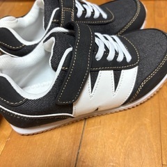 試し履きのみ！！　子供靴21cmの画像