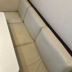ダイニングテーブルの画像