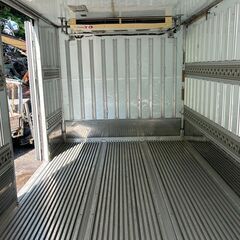 3.5坪/外寸長さ590cm●中型保冷断熱コンテナ、横ドア付き、鍵付き●バイクガレージ.作業場工場.ワークスペース.資材農機具●福岡発の画像