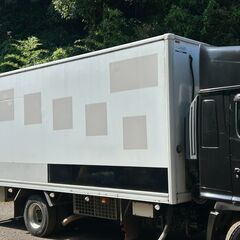 3.5坪/外寸長さ590cm●中型保冷断熱コンテナ、横ドア付き、鍵付き●バイクガレージ.作業場工場.ワークスペース.資材農機具●福岡発の画像