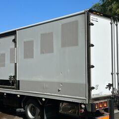 3.5坪/外寸長さ590cm●中型保冷断熱コンテナ、横ドア付き、鍵付き●バイクガレージ.作業場工場.ワークスペース.資材農機具●福岡発の画像