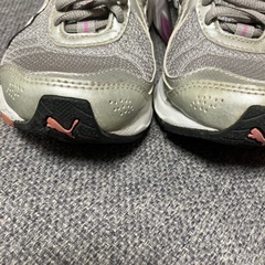 PUMAランニングシューズの画像