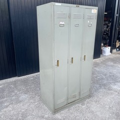 3連ロッカーの画像