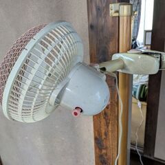 クリップ式小型扇風機の画像